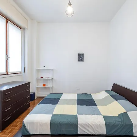 アパート Guesthost - Casa Mia Casa Tua - ベルガモ